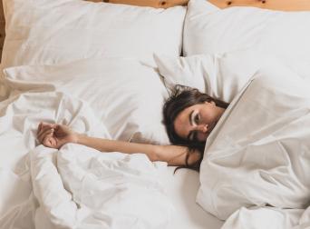 Das romantische Familienhotel direkt am Bergsee, im Winter absolut schneesicher, im Sommer angenehm fresh an der Grenze zwischen Steiermark und Kärnten. Schifahren, Snowboarden, Schneeschuhwandern, Eislaufen, Langlaufen, Eisbaden im Winter, Wandern, Mountainbiken, Jagd, Kaltbaden und Entspannung im Sommer. Yoga, Retreats, Wellness, Spa, Seminar und Hochzeit mitten im Zirbenwald mit Bali Flair. Bio regionale Kulinarik, gerne auch vegan und vegetarisch. 088A0059