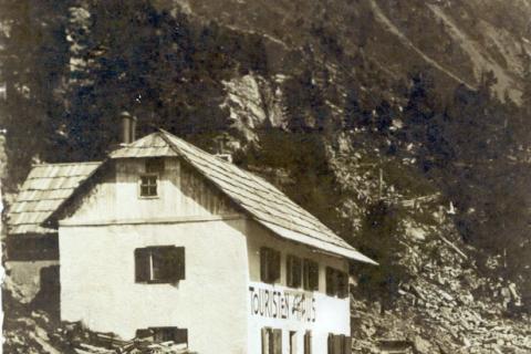 A4,JW1905